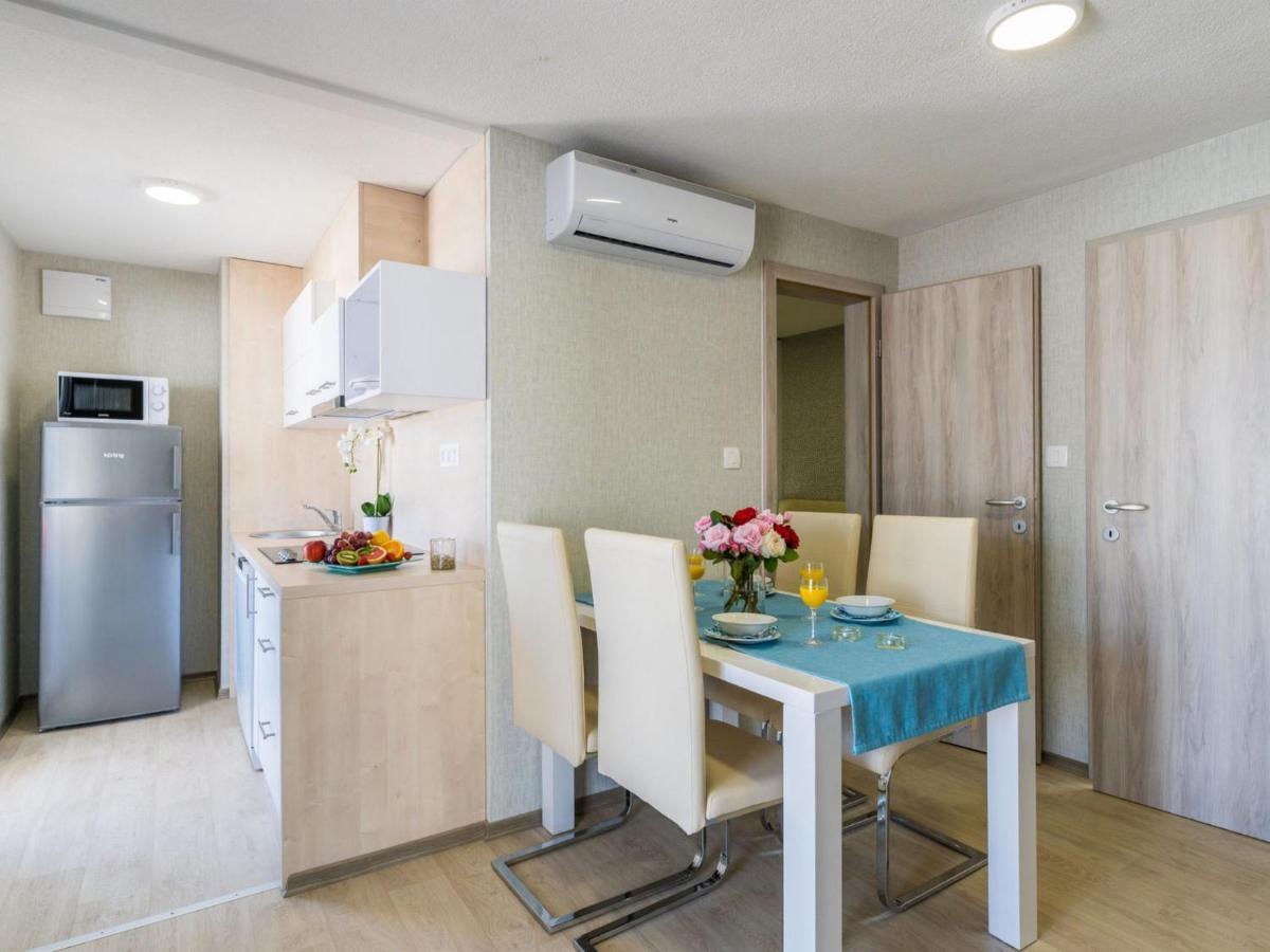 Holiday Home Seaside Mobile Home By Interhome Šilo Exterior foto